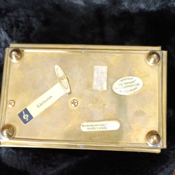 Precious Moments Music Box - Picture 8 of 12